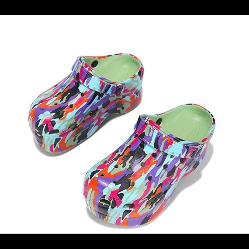 Cape Robbin Gardner Platform Clogs Camoflage